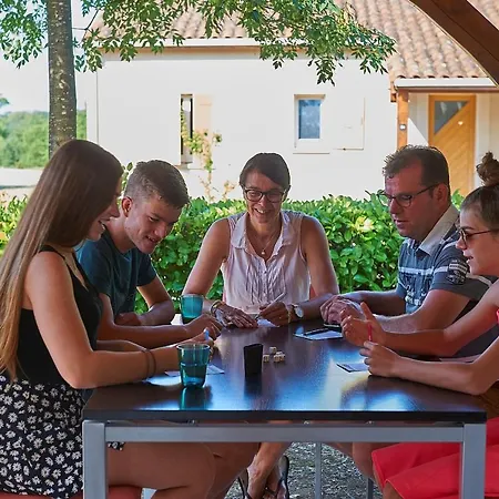 بيت للعطل Domaine De *